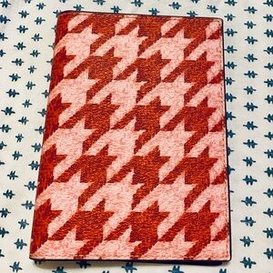 COACH Passport Case With Houndstooth Print in Pink and Red